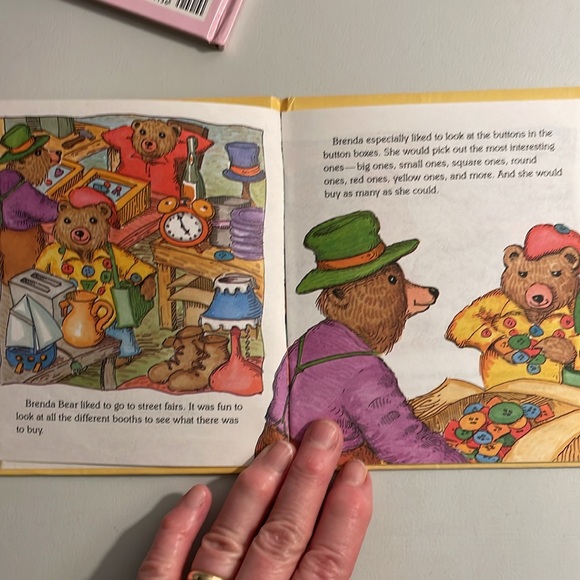 NOT ELIGIBLE FOR BUNDLE DEAL/SALE 10-Book Bundle Small Storybooks - Picture 7 of 14